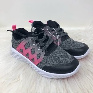 All in Motion youth girls Black sneakers size 4
